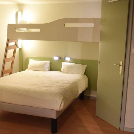 Hotel Ibis Budget Laval Bonchamp Les Laval Exteriör bild
