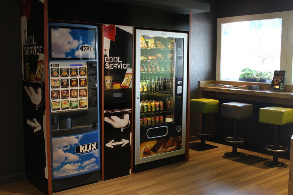 Hotel Ibis Budget Laval Bonchamp Les Laval Exteriör bild