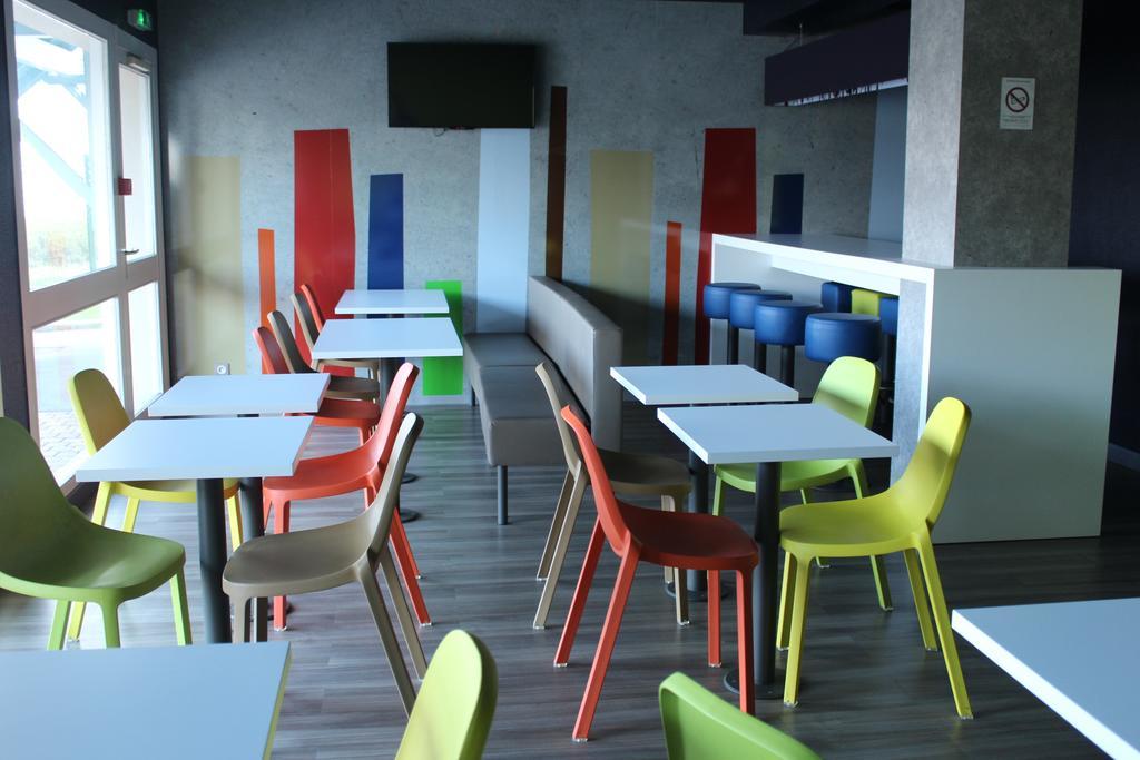 Hotel Ibis Budget Laval Bonchamp Les Laval Exteriör bild