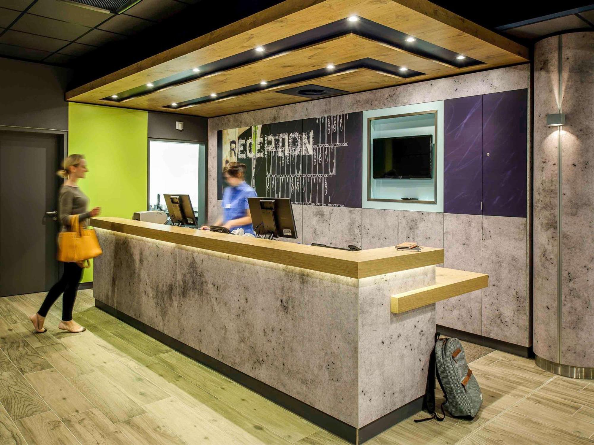 Hotel Ibis Budget Laval Bonchamp Les Laval Exteriör bild