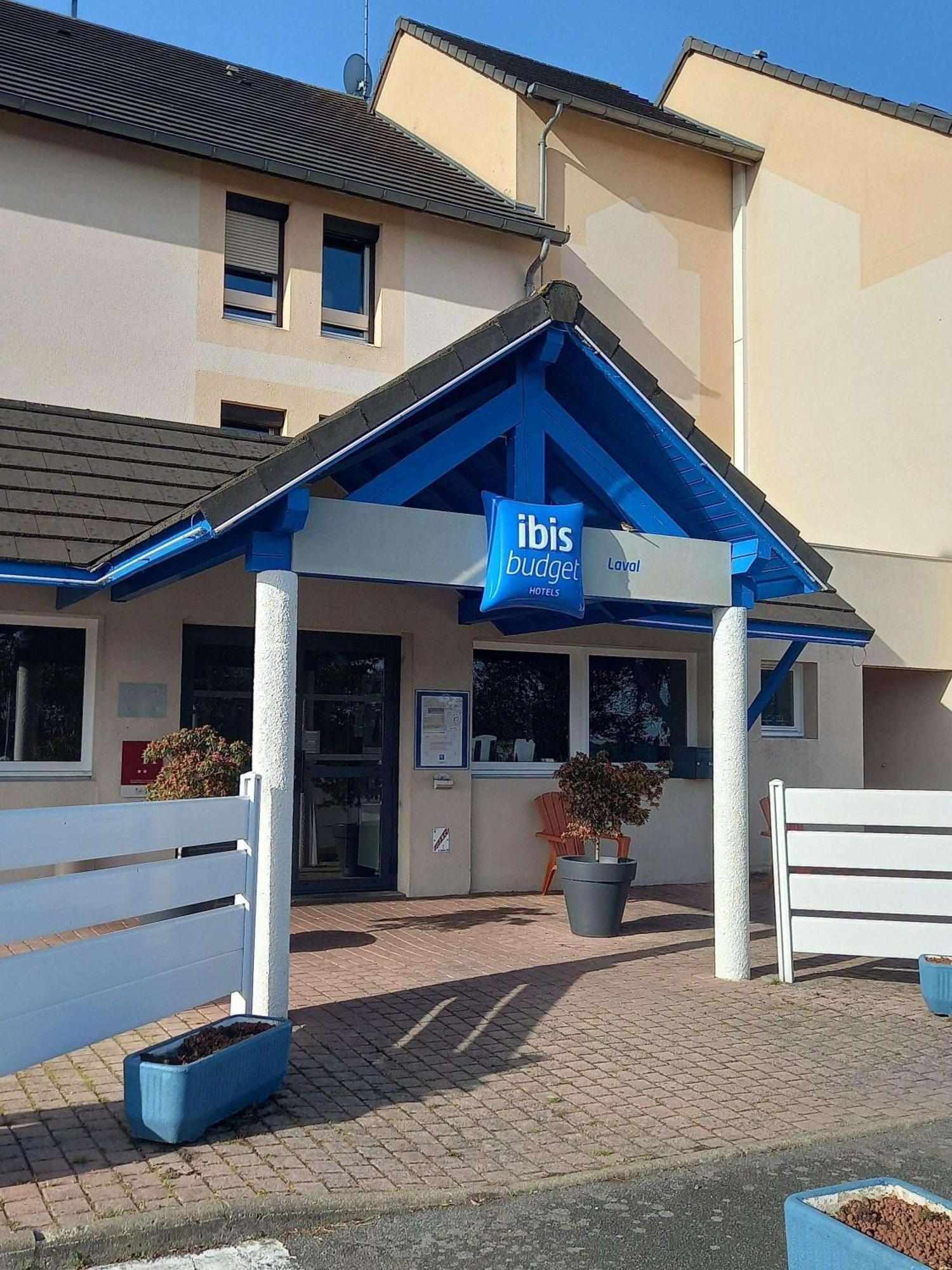 Hotel Ibis Budget Laval Bonchamp Les Laval Exteriör bild