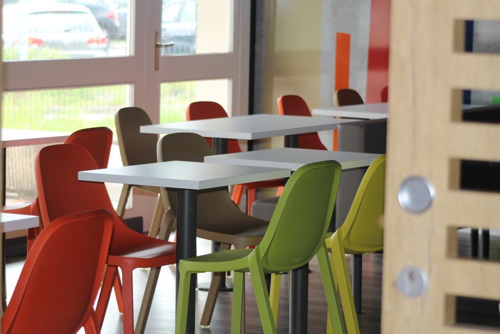 Hotel Ibis Budget Laval Bonchamp Les Laval Exteriör bild