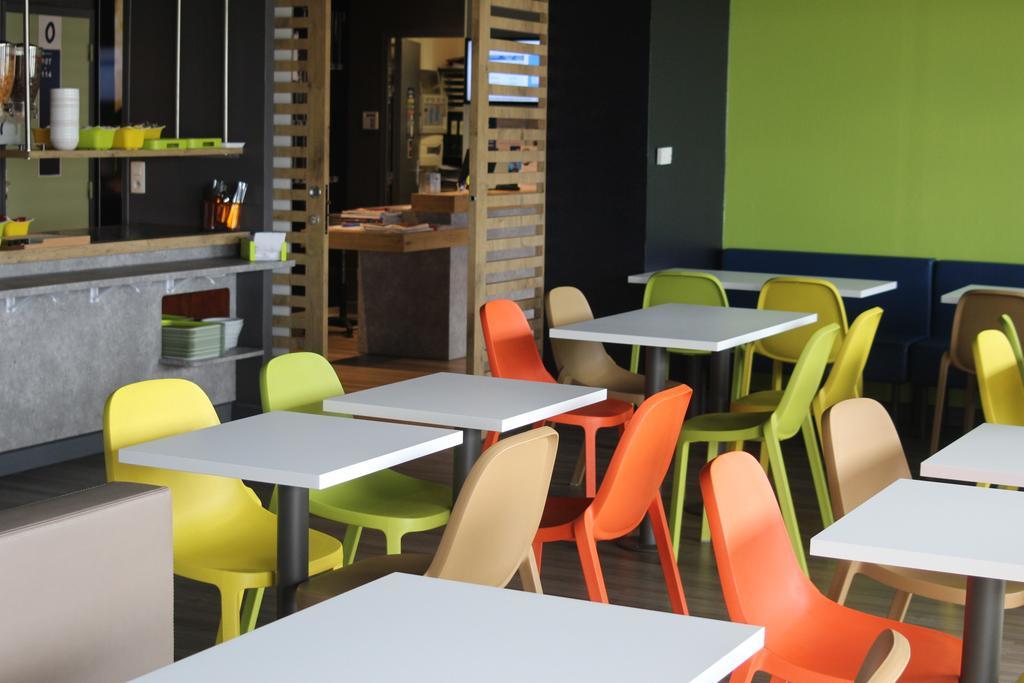 Hotel Ibis Budget Laval Bonchamp Les Laval Exteriör bild