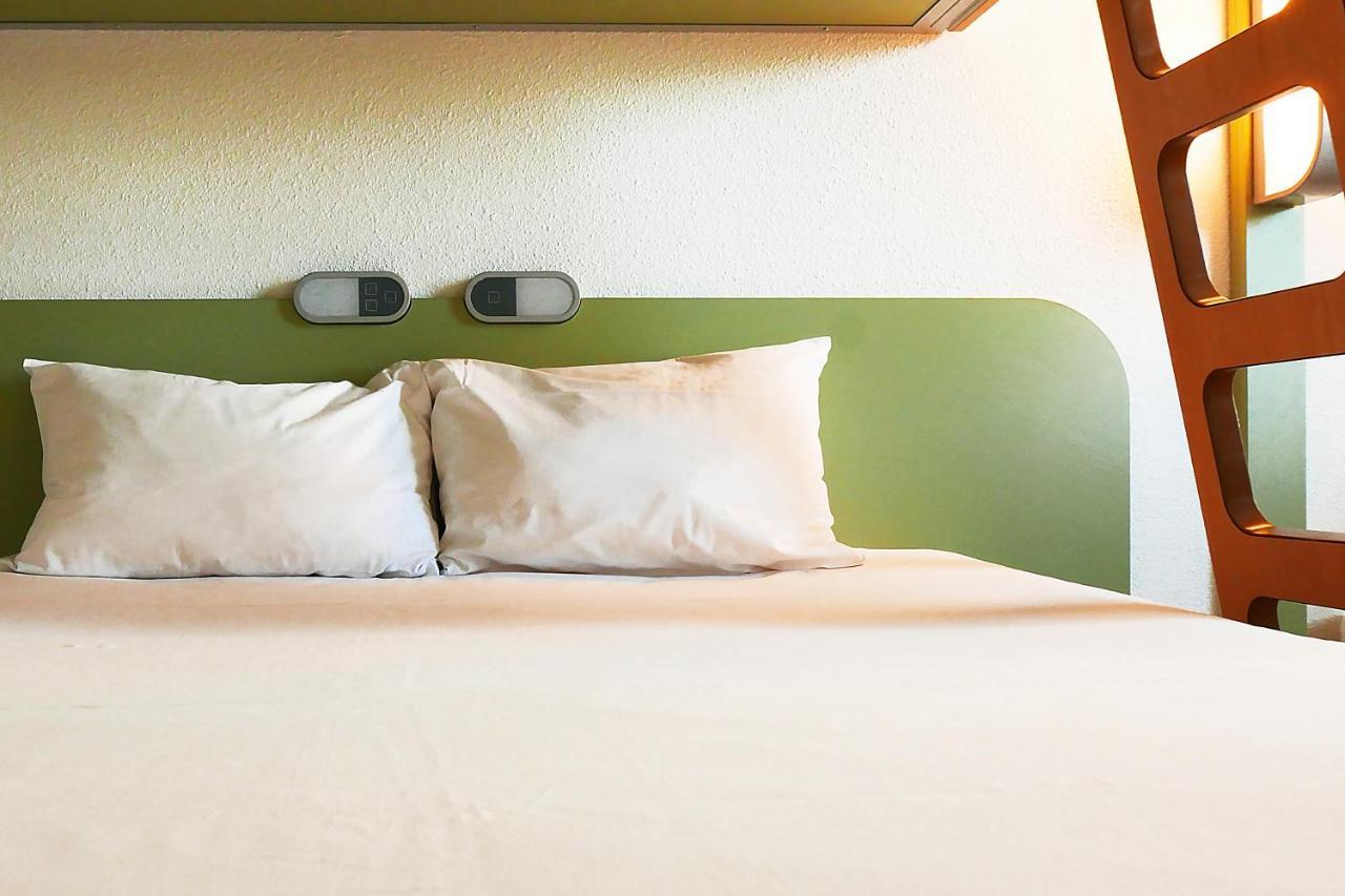Hotel Ibis Budget Laval Bonchamp Les Laval Exteriör bild
